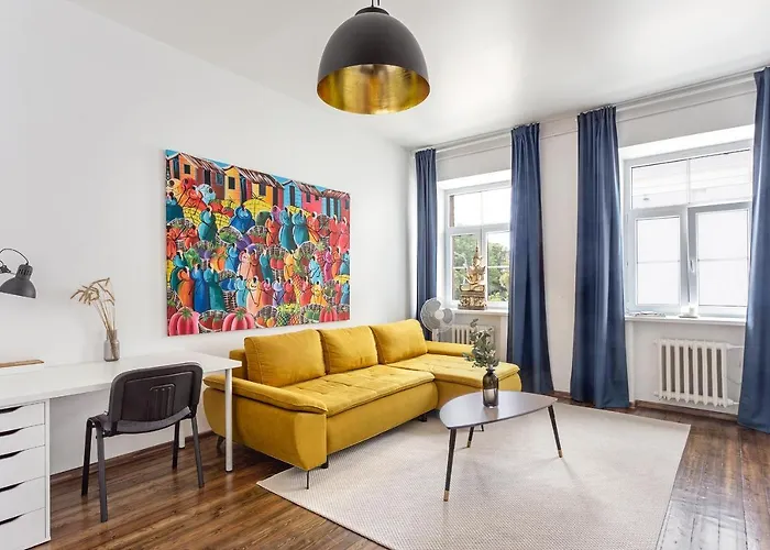 New Quiet Cozy City Center Apartment